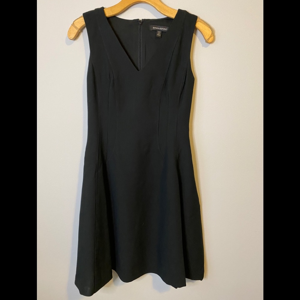 Fit and flare dress with POCKETS!